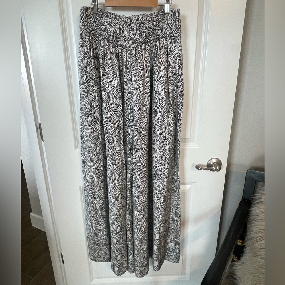 Anthropologie wide leg dressy pants.  Size 6.